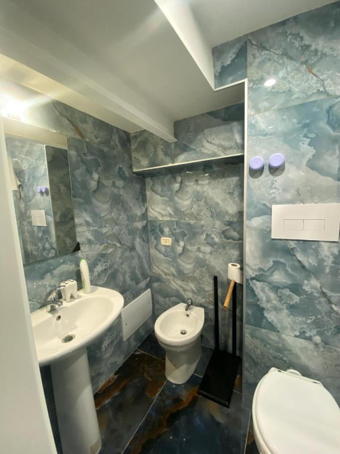Capodichino Guest House เนเปิลส์ ภายนอก รูปภาพ