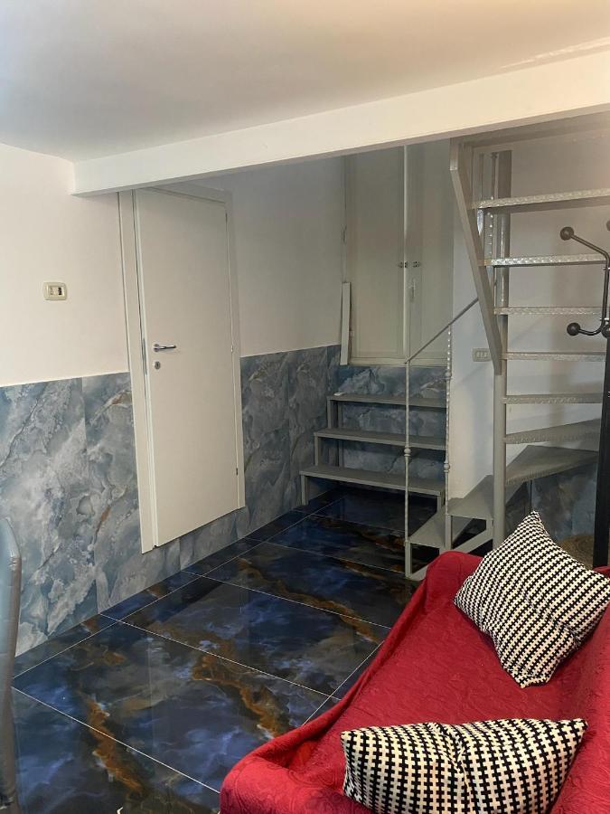 Capodichino Guest House เนเปิลส์ ภายนอก รูปภาพ